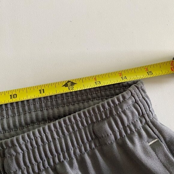 Under Armour Women's Fitted Challenger Knit Athletic Pants. Gray. Medium. Logo - Picture 8 of 12